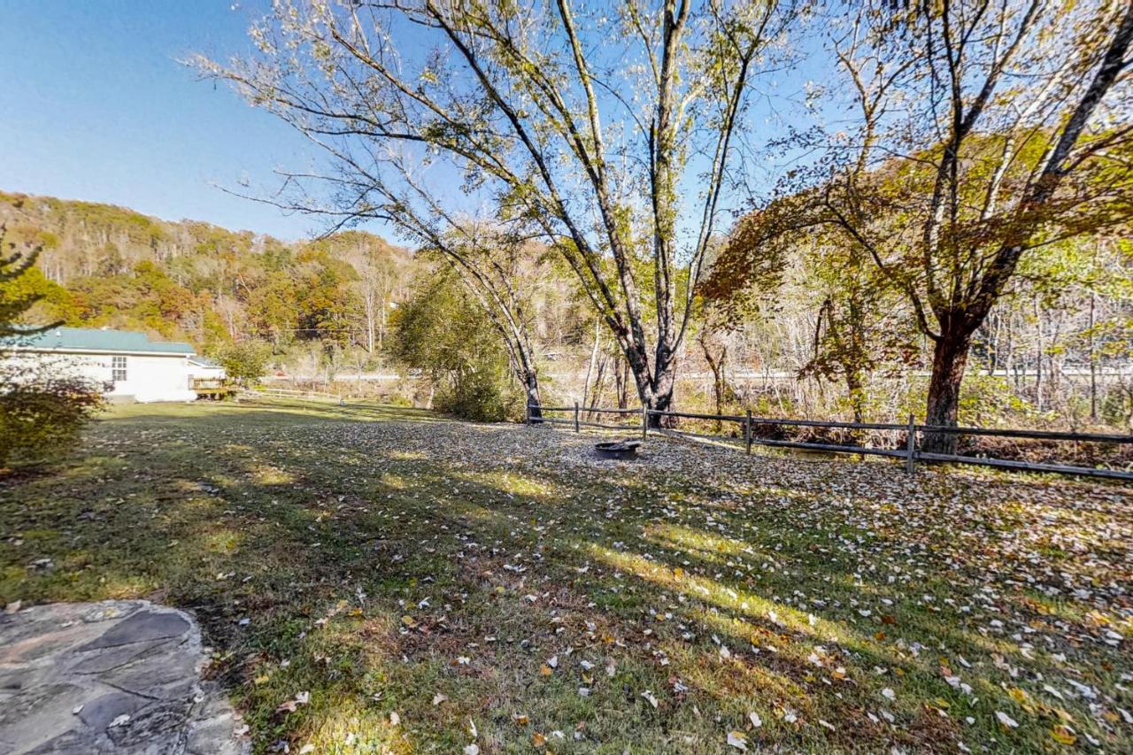 3 Bed 2 Bath Vacation Home In Whittier Екстер'єр фото